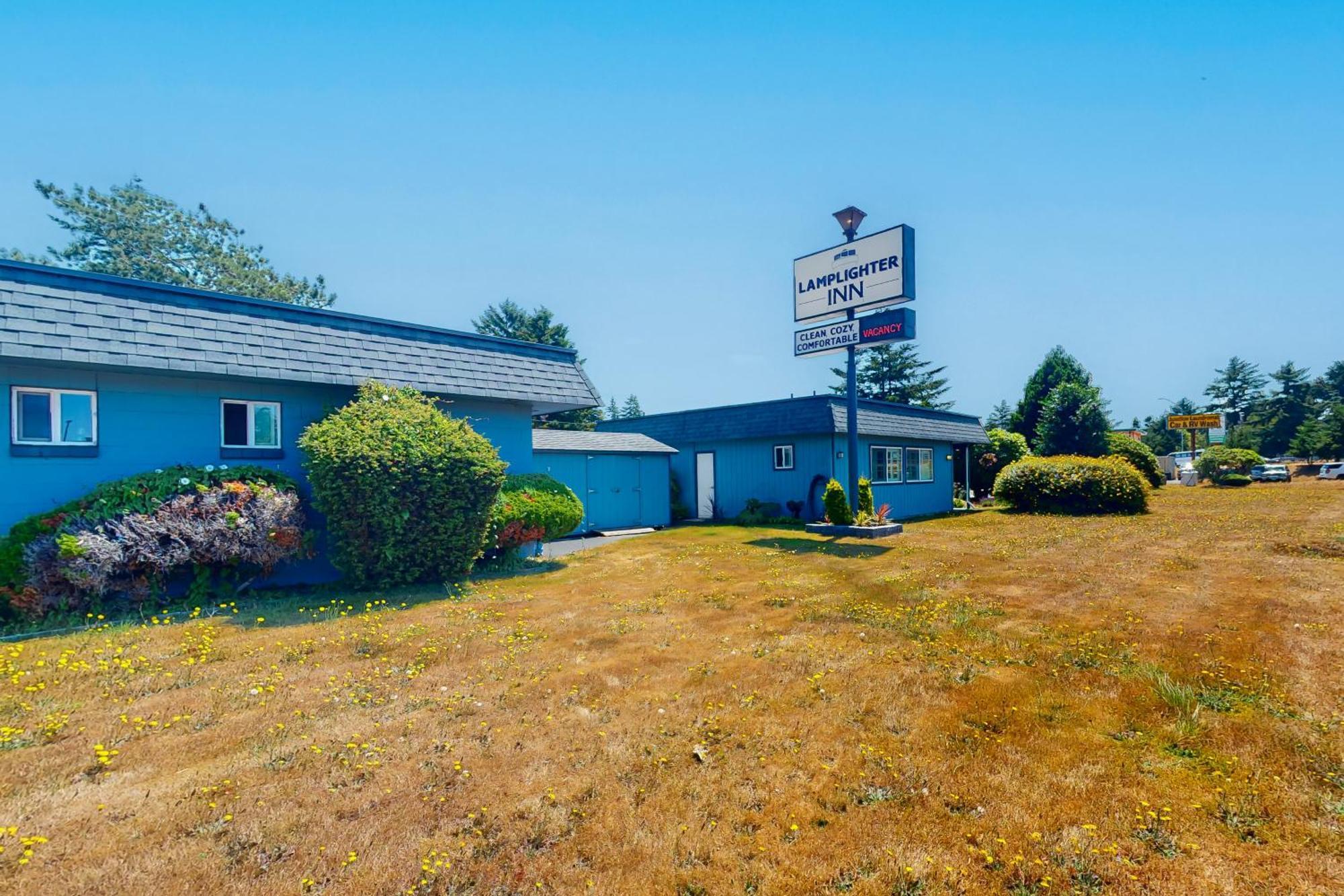 Lamplighter Inn - Tropical Fish Cove And Octopus Encounter Bandon Exterior foto