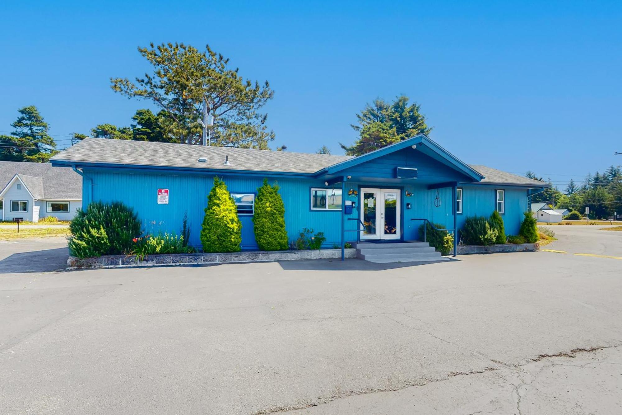 Lamplighter Inn - Tropical Fish Cove And Octopus Encounter Bandon Exterior foto