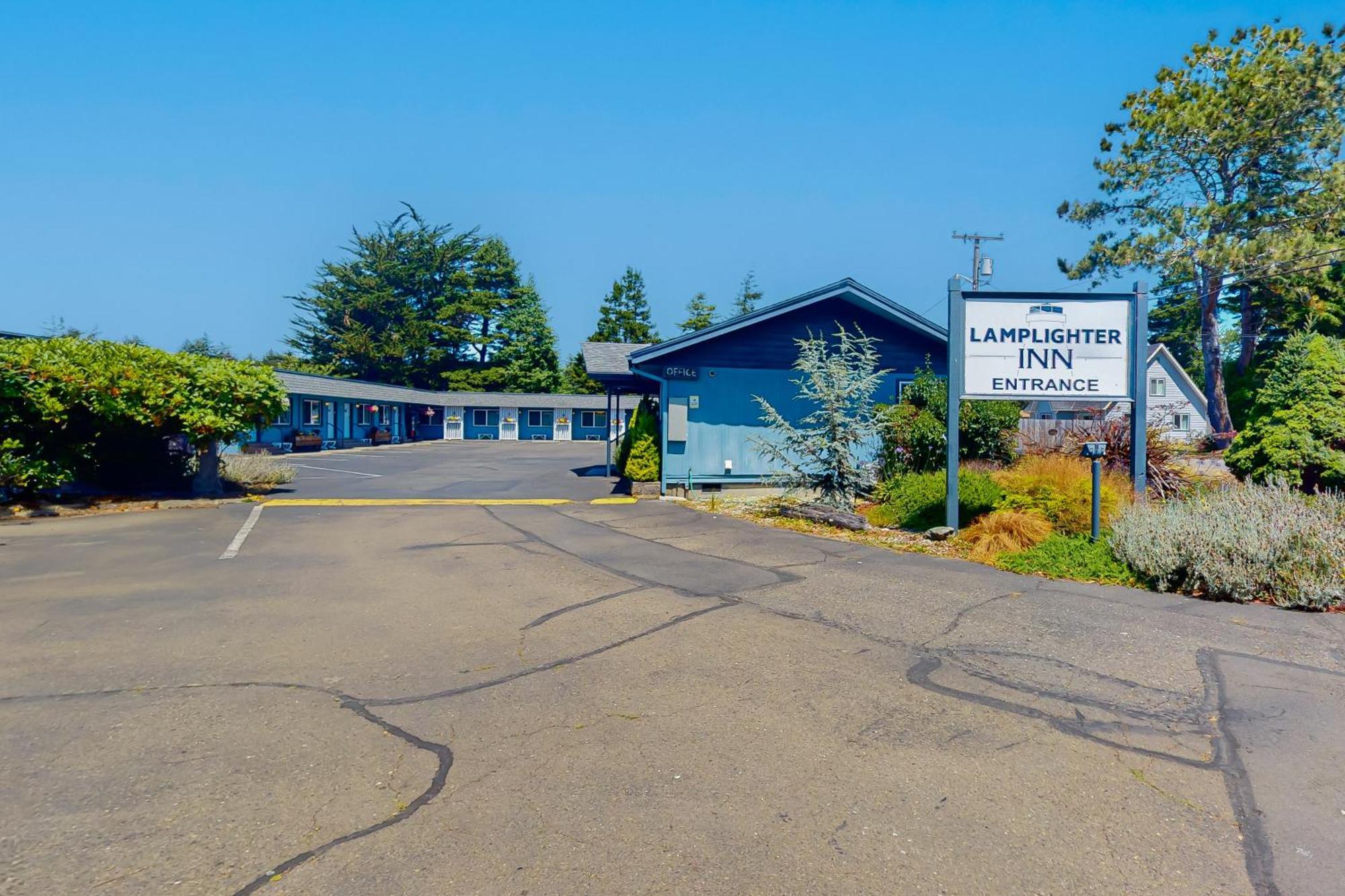 Lamplighter Inn - Tropical Fish Cove And Octopus Encounter Bandon Exterior foto