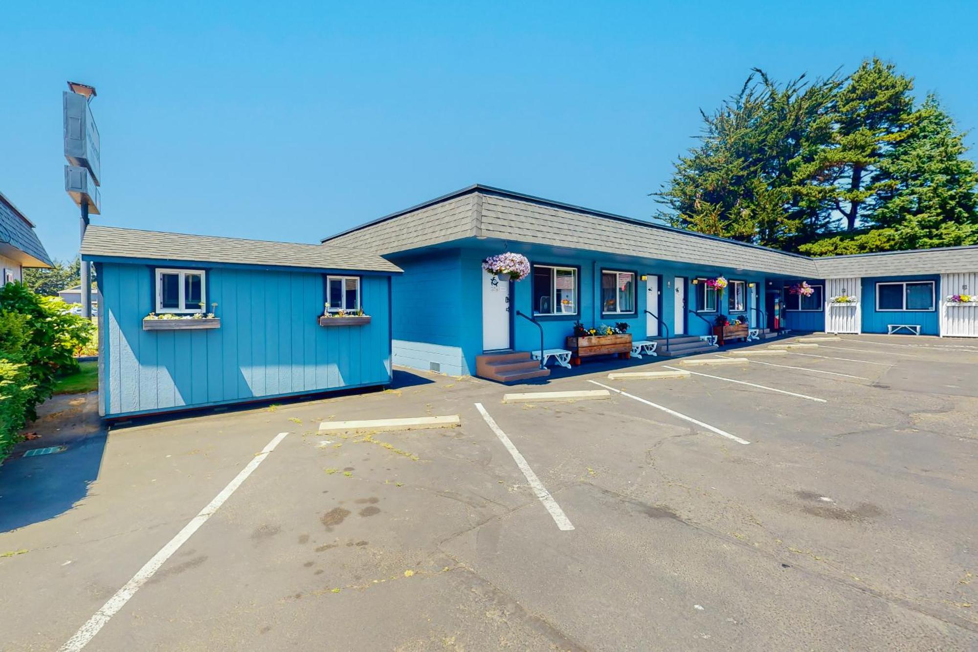 Lamplighter Inn - Tropical Fish Cove And Octopus Encounter Bandon Exterior foto